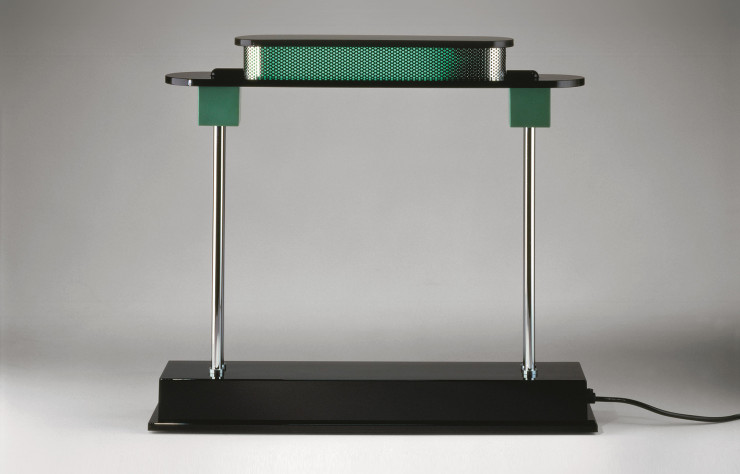 Lampe « Pausania » d’Ettore Sottsass, rééditée par Artemide.