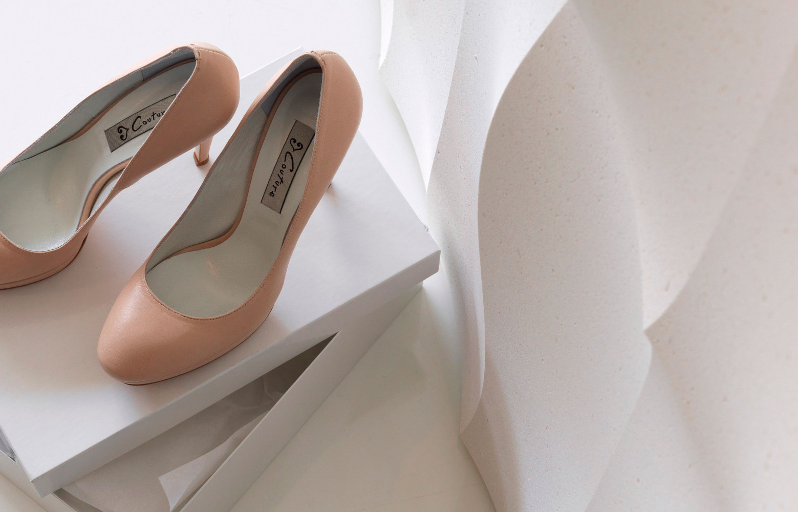 Revêtement en pierre, collection « Le Pietre Incise Palladio », 60 x 60 cm, dessin de moulure...