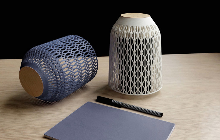 Imprimées à partir de polystyrène recyclé, différentes cloches peuvent habiller l’enceinte « Dot », développée en partenariat avec ARMOR group et le TechShop Leroy . Pour l’heure encore au stade de prototype, Bold espère lancer sa production dès 2018.