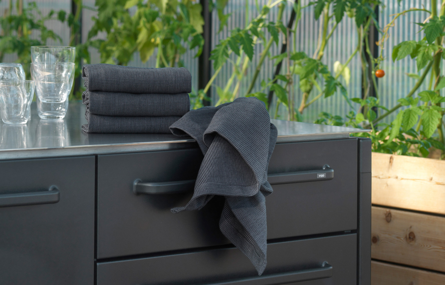 Le fabricant Vipp a d’abord décliné le chic danois dans des poubelles à pédales, puis des cuisines...