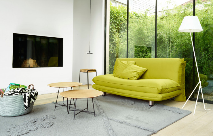 La première collaboration du duo de designers avec Ligne Roset a abouti à la série de tables basses Alburni (2014).