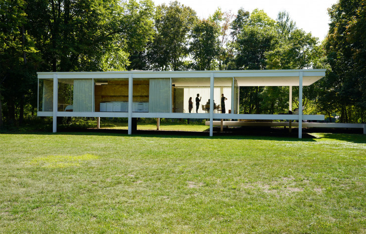 Performances et ballets investissaient la Farnsworth House de Ludwig Mies van der Rohe.
