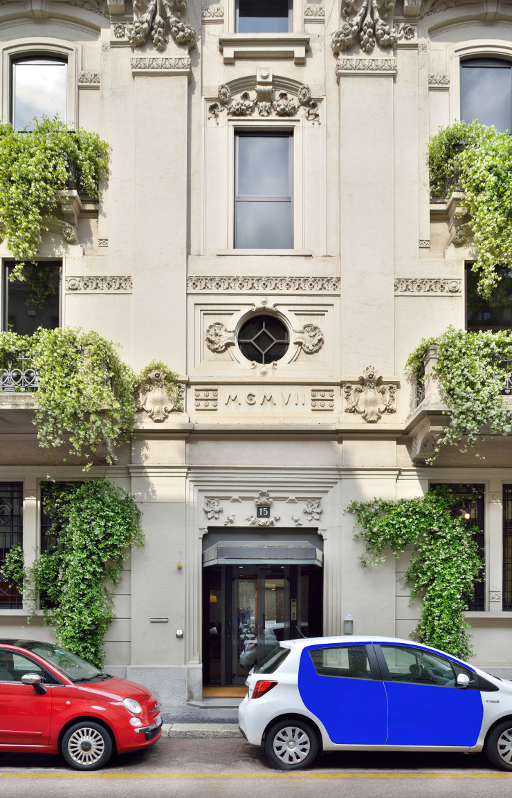 Dans un immeuble Liberty de la Via Varese, à Milan, les 1 400 m2 du studio aMDL se déploient sur cinq étages.