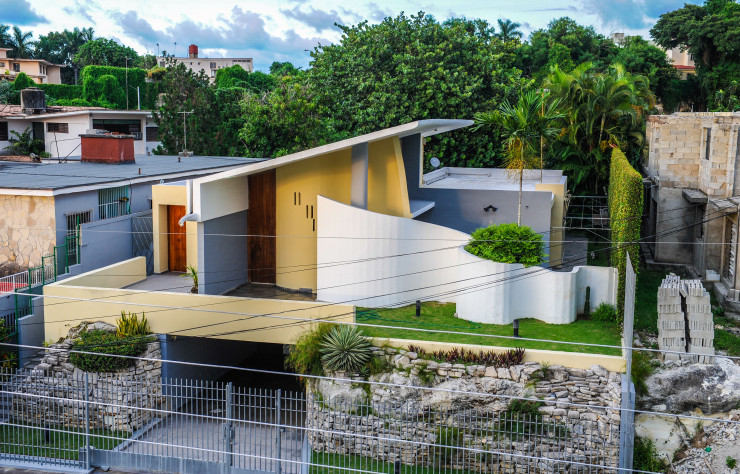 La maison de Timothy James Ennis est la dernière villa privée réalisée par Ricardo Porro (1957) avant son exil.