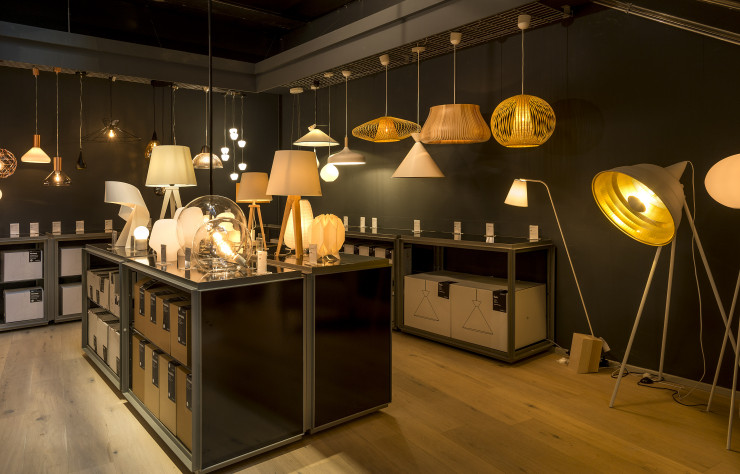 …tandis que les luminaires Artemide rejoindront bientôt ceux du catalogue.