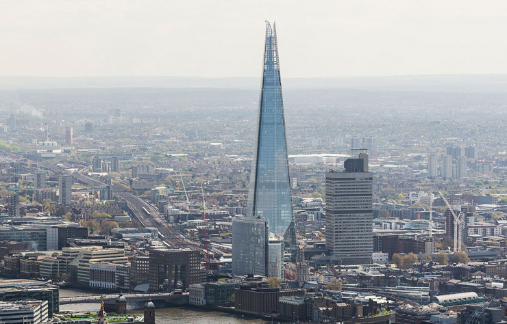 The Shard (2012), haute de presque 310 m, domine Londres et l’Europe depuis la rive sud de la Tamise.