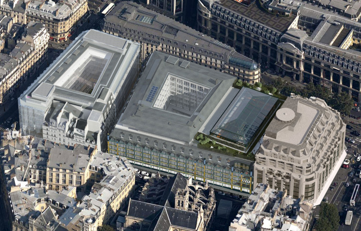 Pour la rénovation de la Samaritaine, il a fallu, au préalable, passer par de multiples démolitions. Et aussi poser de nombreuses bâches de protection, acoustiques et anti-poussière, pour protéger les façades mitoyennes et les riverains des nuisances. La Samaritaine devrait rouvrir ses portes en 2019.