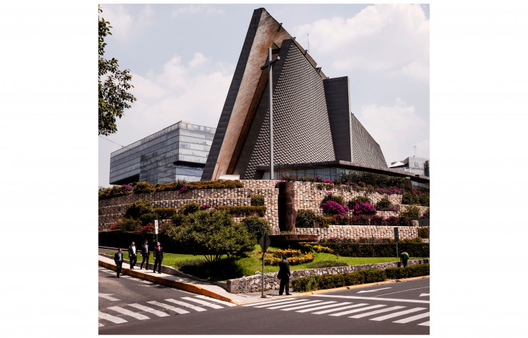 L’église San Josemaría Escrivá, dessinée par l’architecte Javier Sordo Madaleno Bringas, a été inaugurée en 2008 dans le quartier de Santa Fe.
