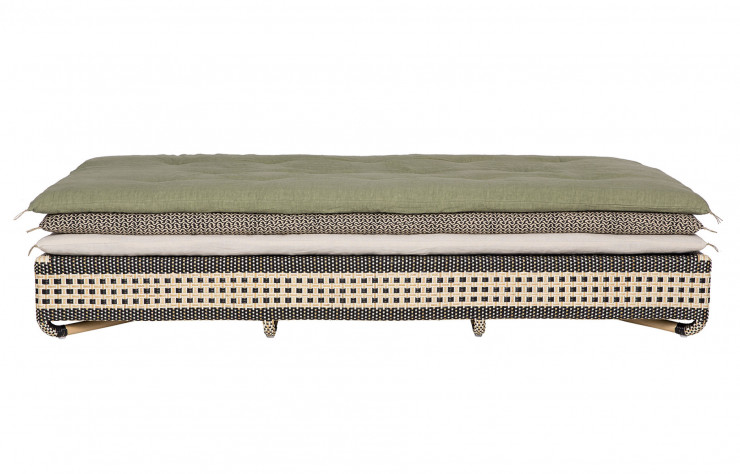 Daybed Princesse à Paris, 1 350 € le sommier.