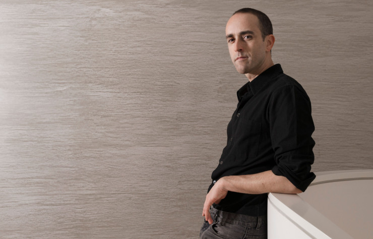 Raphael Navot, adepte du sur mesure et de la combinaison entre savoir-faire traditionnels et contemporains.