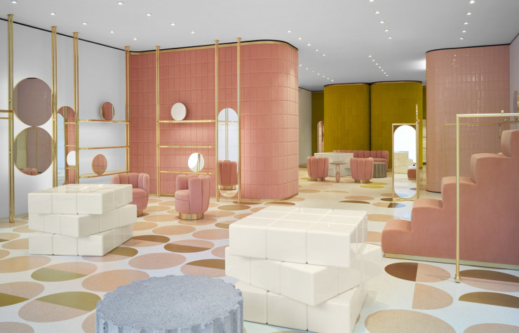 A Londres, le showroom Red Valentino dessiné par India Mahdavi.