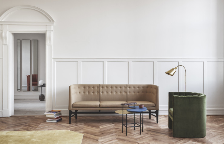 Canapé Mayor d’Arne Jacobsen (1939) et fauteuil Loafer de Space Copenhagen (2018).