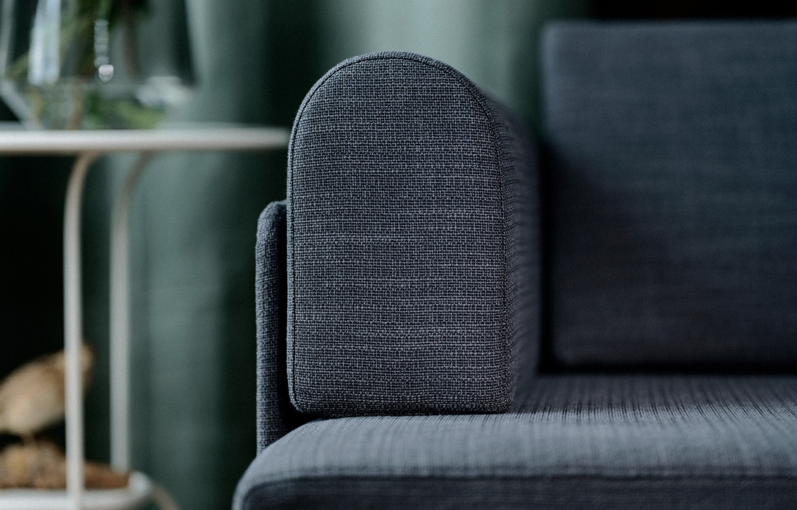 Les tissus qui habillent Delaktig se font volontairement sobres pour s'intégrer à tous les intérieurs.