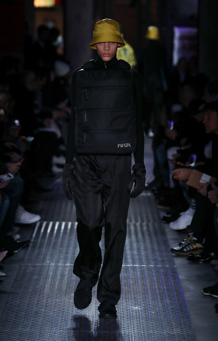 Sac à ventre signé Rem Koolhaas.