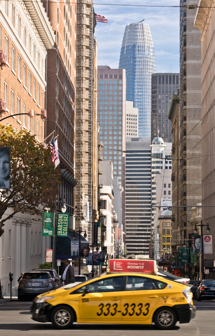 La Salesforce Tower, tout au fond, appelée à dominer San Francisco dès son inauguration prochaine du haut de ses 326 mètres.