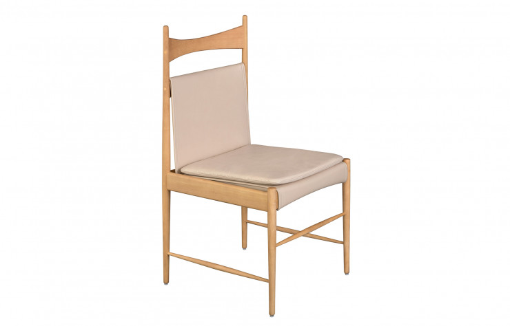Toujours uni, le cuir est disponible en beige, noir et plusieurs nuances de brun.