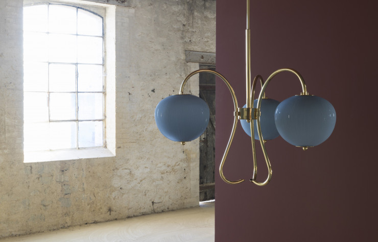 Triple suspension « China 03 » en version gris opale.