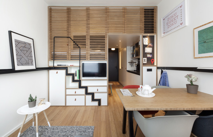 Les chambres, pleines d’astuces, économisent le moindre centimètre carré.