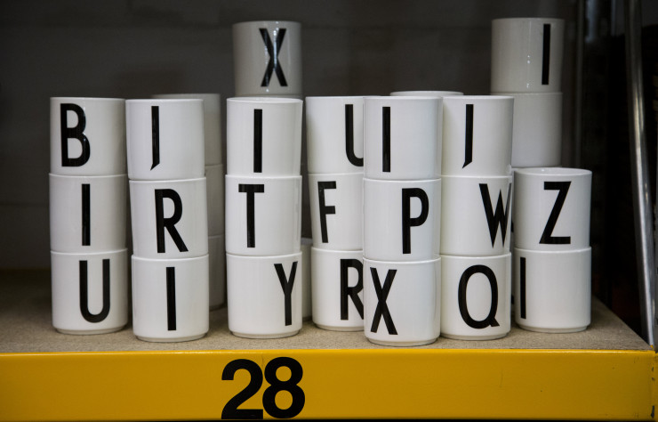 Mugs « AJ » d’Arne Jacobsen (1937).