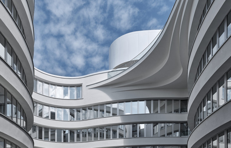 Tout en courbes, l’architecture du cabinet Störmer, Murphy and Partners…