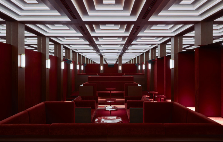 La Hidden Room est la botte secrète du Roomers : un petit club (40 personnes tout au plus) pour amateurs de champagne et de playlists 70’s.