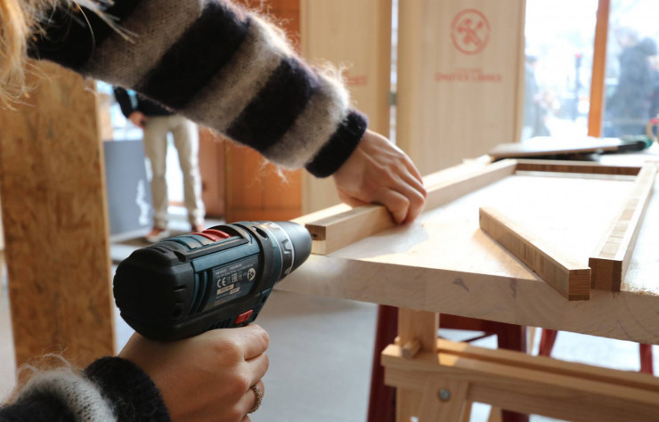 Les ateliers réunissent au maximum 12 personnes.