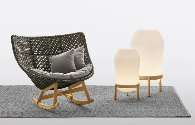 Lampe et fauteuil Loon de Sebastian Herkner.