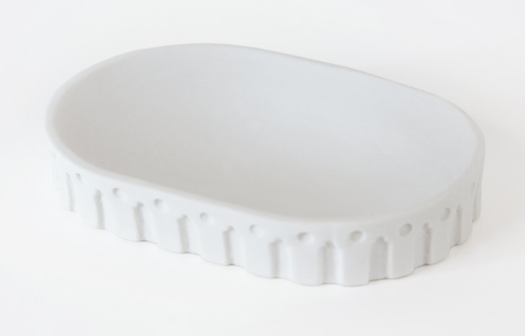 Porte-savon « Wasenbourg » en porcelaine, de Claude Saos pour la Maison de l’archéologie.