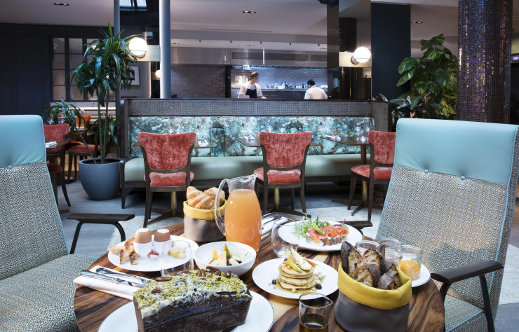 Bruncher et shopper ? C’est désormais possible sans bouger de la Maison Bréguet.