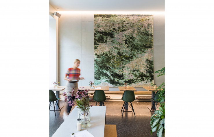 Le propriétaire du restaurant Oliv Eat, Oliver Mahne, ne peut renier son ancienne activité de décorateur d’intérieur.
