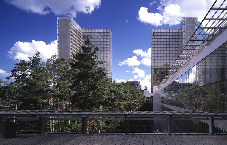 Facilement reconnaissable avec ses tours angulaires, la bibliothèque Nationale de France François-Mitterrand (13e), a été inaugurée en 1995.