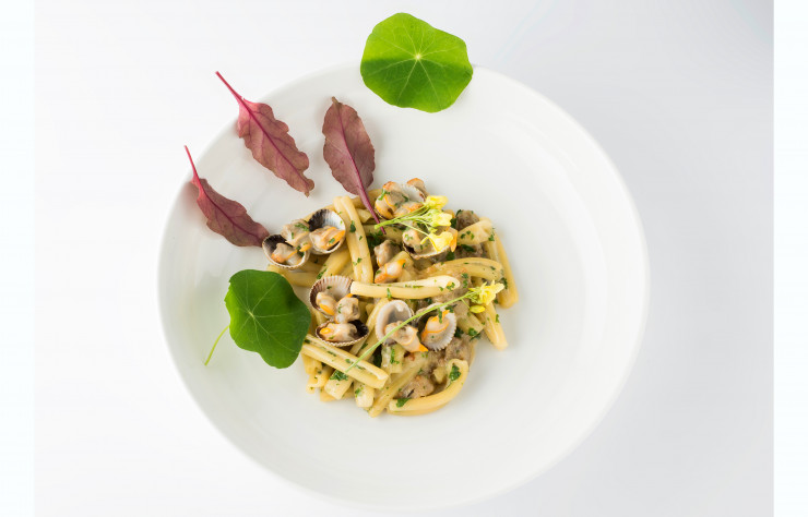 Strozzapreti (pâtes sans œuf) et coques.
