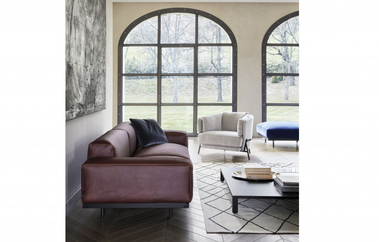 Canapé Naviglio (2007), design Umberto Asnago, fauteuil Cradle (2017), design Neri & Hu, et table basse Bonsai (2016), design Claesson Koivisto Rune.
