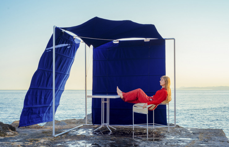 Le bOUnce clUB au grand complet, avec la structure « pArasTore » et une « tAble » à la structure tubulaire est identique aux assises.