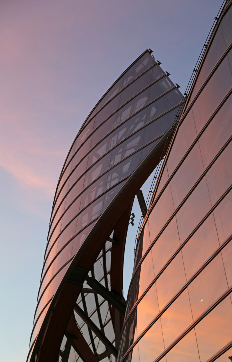 Pour dessiner la Fondation Louis Vuitton, Frank Gehry s’est inspiré de la légèreté des architectures de verre des jardins de la fin du XIXe.