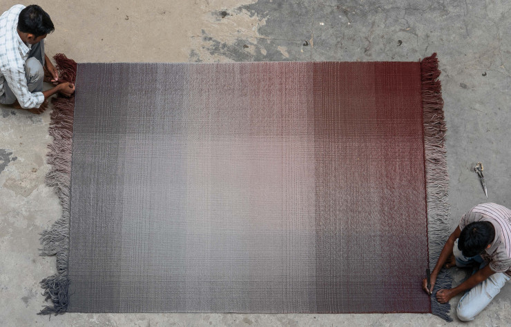 Tapis Shade dans l’atelier de tissage de Nanimarquina.
