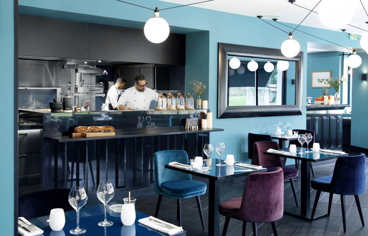 La carte du restaurant suit les saisons avec un profond respect des produits frais et locaux, dont certains légumes issus du potager.