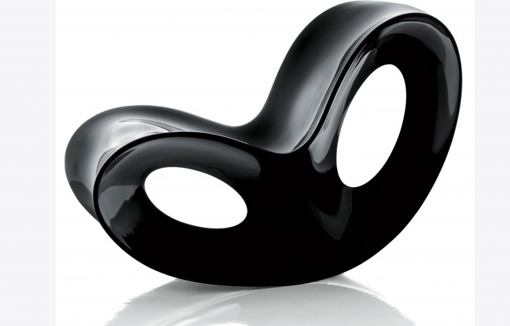 Rocking-chair Voido de Ron Arad (2006).