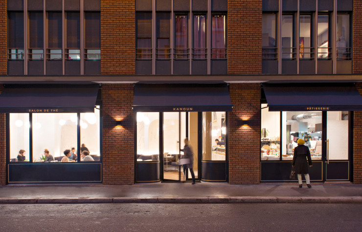 La façade rue de Charonne, tout en sobriété.