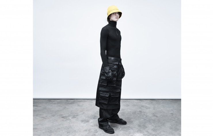 L’Allemand Konstantin Grcic revisite le concept du gilet de pêcheur pour en faire un vêtement en mouvement.