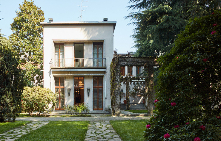 Construite de 1939 à 1945, la villa est située au Nord de Milan.