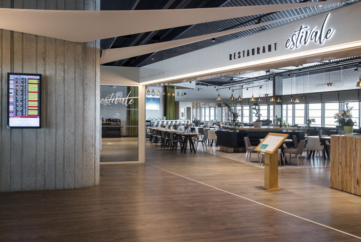 Le restaurant L’Estivale se niche dans le Terminal 2 de l’aéroport de Nice.