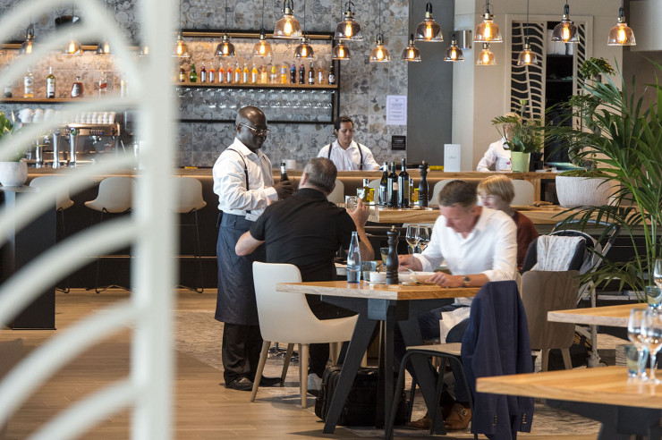 Restaurant mais aussi co-working, espaces de séminaires…