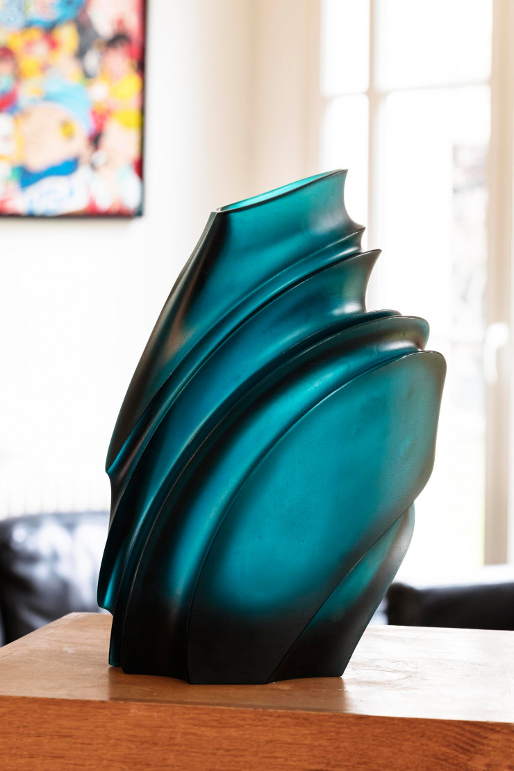 La collection a été imaginée et réalisée par le designer Christian Ghion, en collaboration avec l’illustre maître verrier.