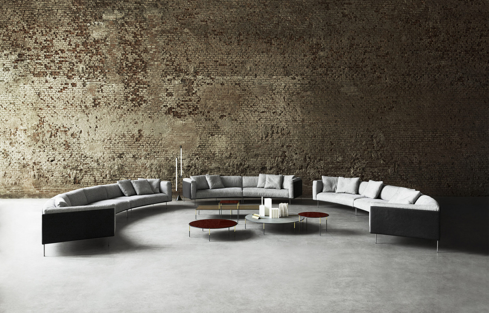 Rod, design Piero Lissoni, composition 10 853 €. Living Divani.