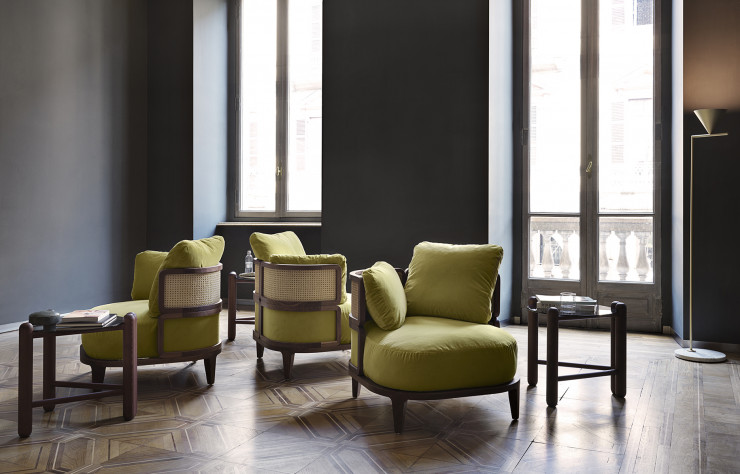 Fauteuils « Promenade » de Philippe Nigro et tables basses « Hold On » (2014) signées Nicola Gallizia.