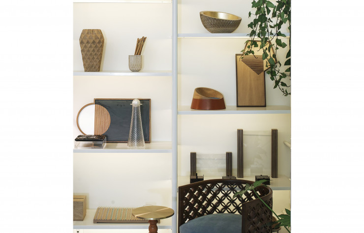 L’esprit zen de la designer est parfaitement illustré par ses objets de déco mêlant motifs géométriques arabes, matériaux revisités et lignes épurées.