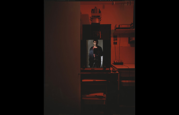 « Autoportrait à l’agrandisseur » (1986).