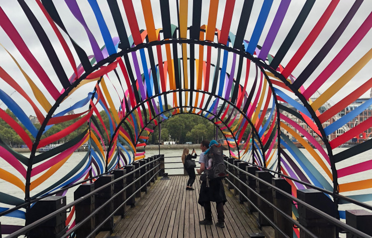 La passerelle de François Dumas symbolise l’ouverture de Saint-Etienne au monde…
