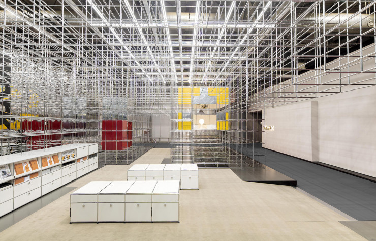 Le stand USM au dernier Salon du meuble de Milan a reçu deux prix Frame, celui de la meilleure utilisation ,de matériaux (8,9 tonnes !) et celui du meilleur stand. Tout simplement.